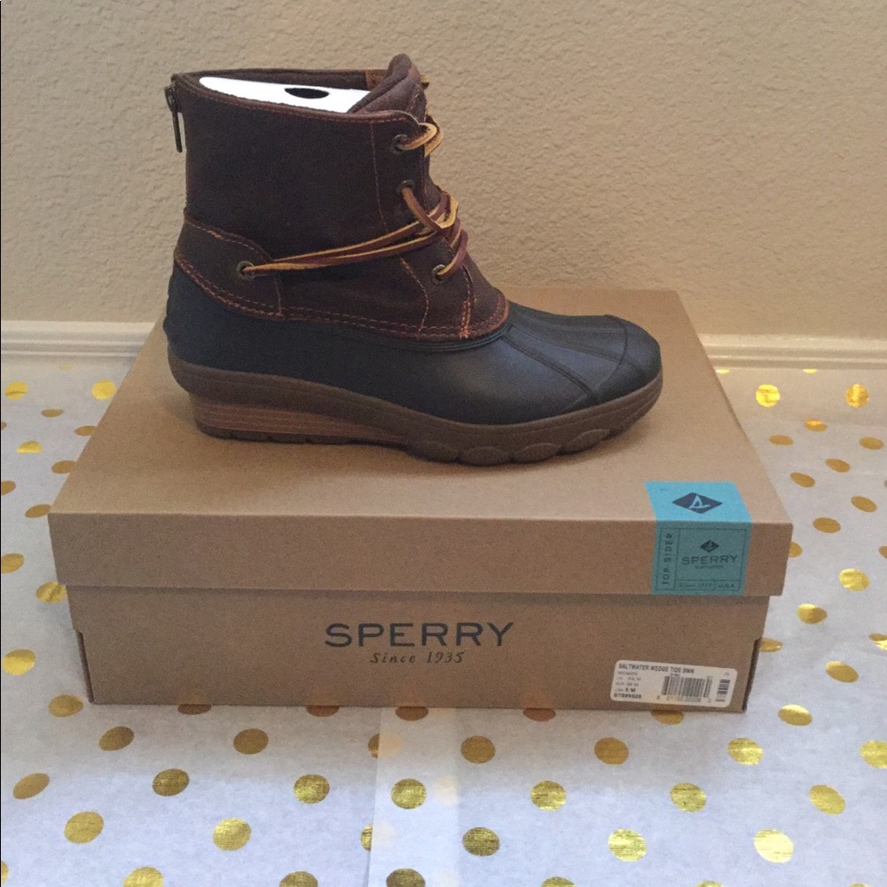 Sperry Women’s Saltwater Wedge Tide Duck Boots